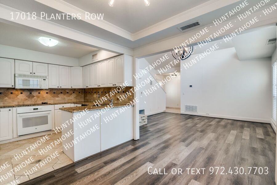 17018 Planters Row - Photo 6 of 25