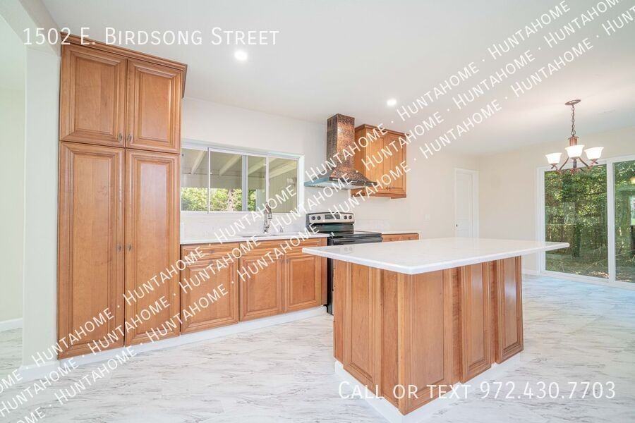 1502 E Birdsong St - Photo 6 of 19
