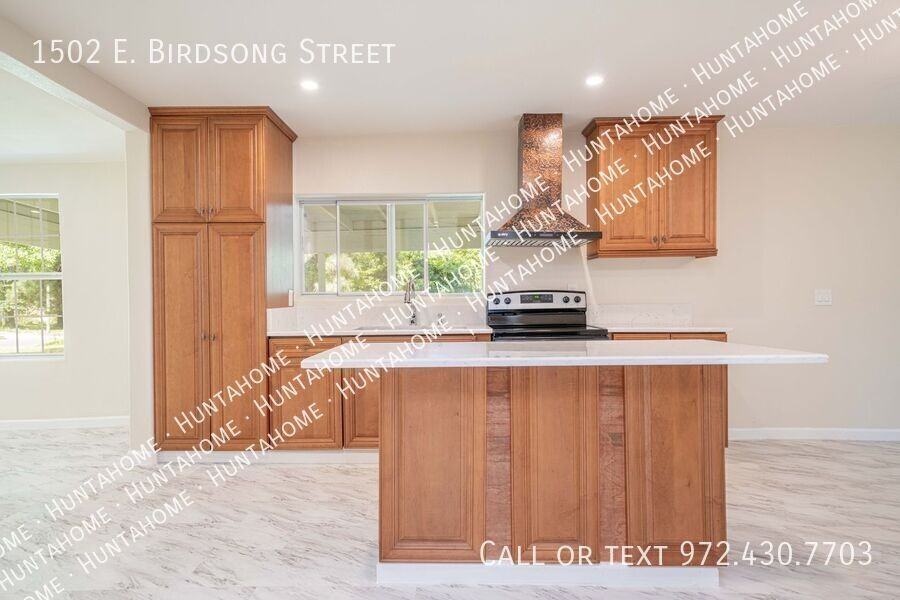 1502 E Birdsong St - Photo 7 of 19