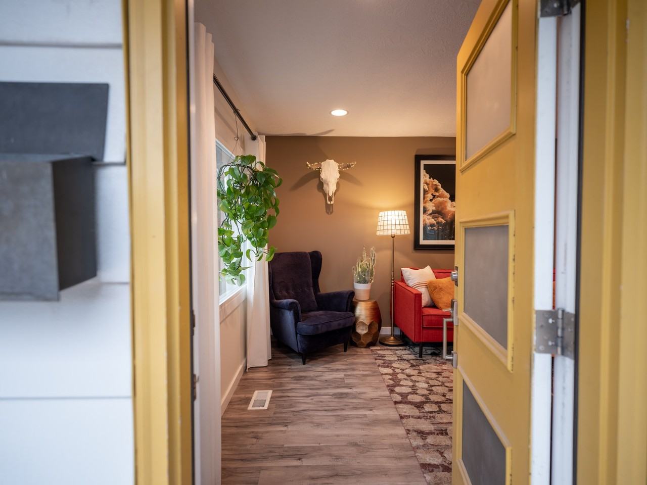 64 W Van Buren Ave - Photo 4 of 11