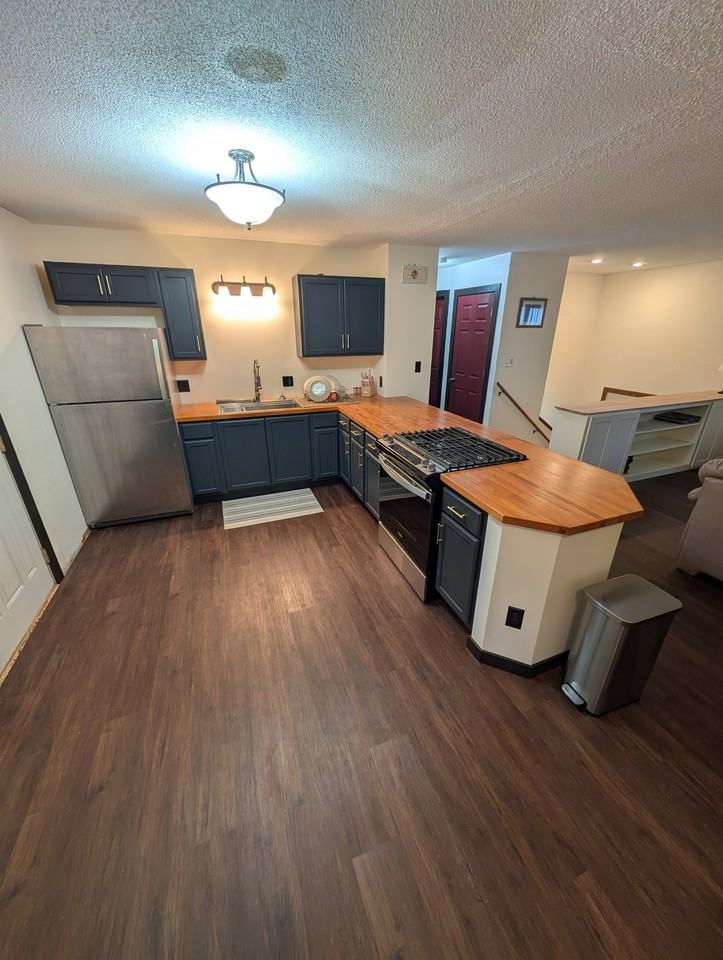 204 Ann Dr - Photo 3 of 11
