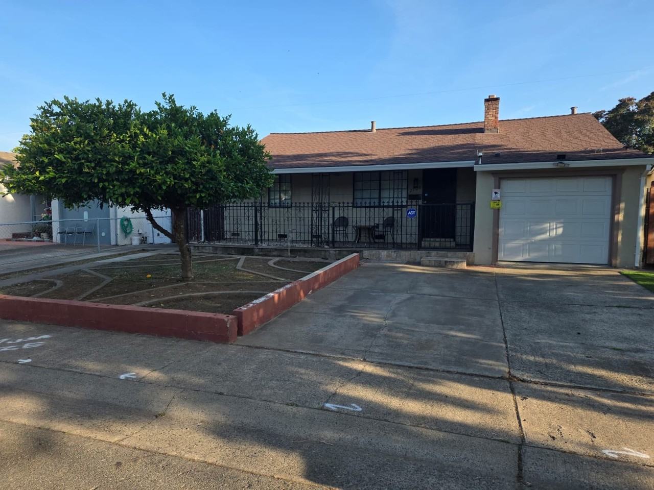 2708 16th Ave - Photo 2 of 20