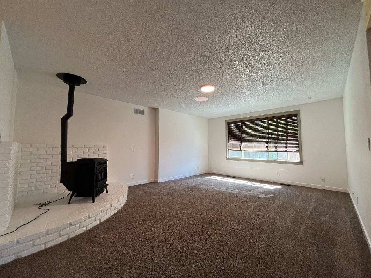 2806 Ne Shepard Rd #1 - Photo 5 of 19