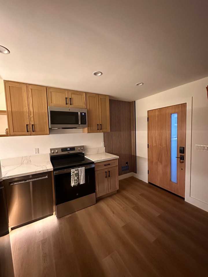 21054 Runnymede St - Photo 2 of 18