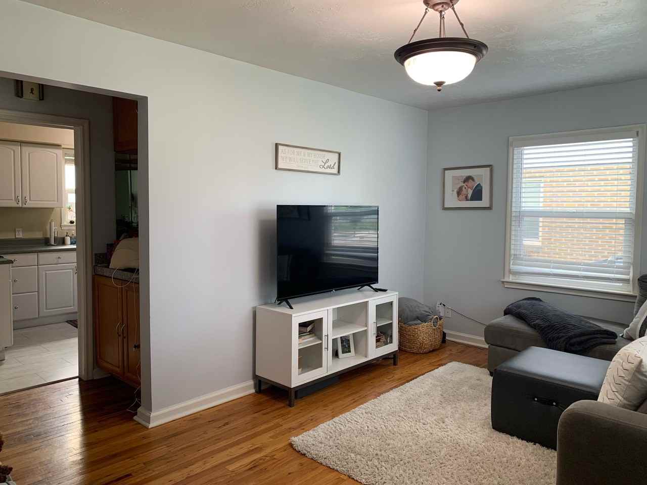 2737 S Imperial St - Photo 4 of 8