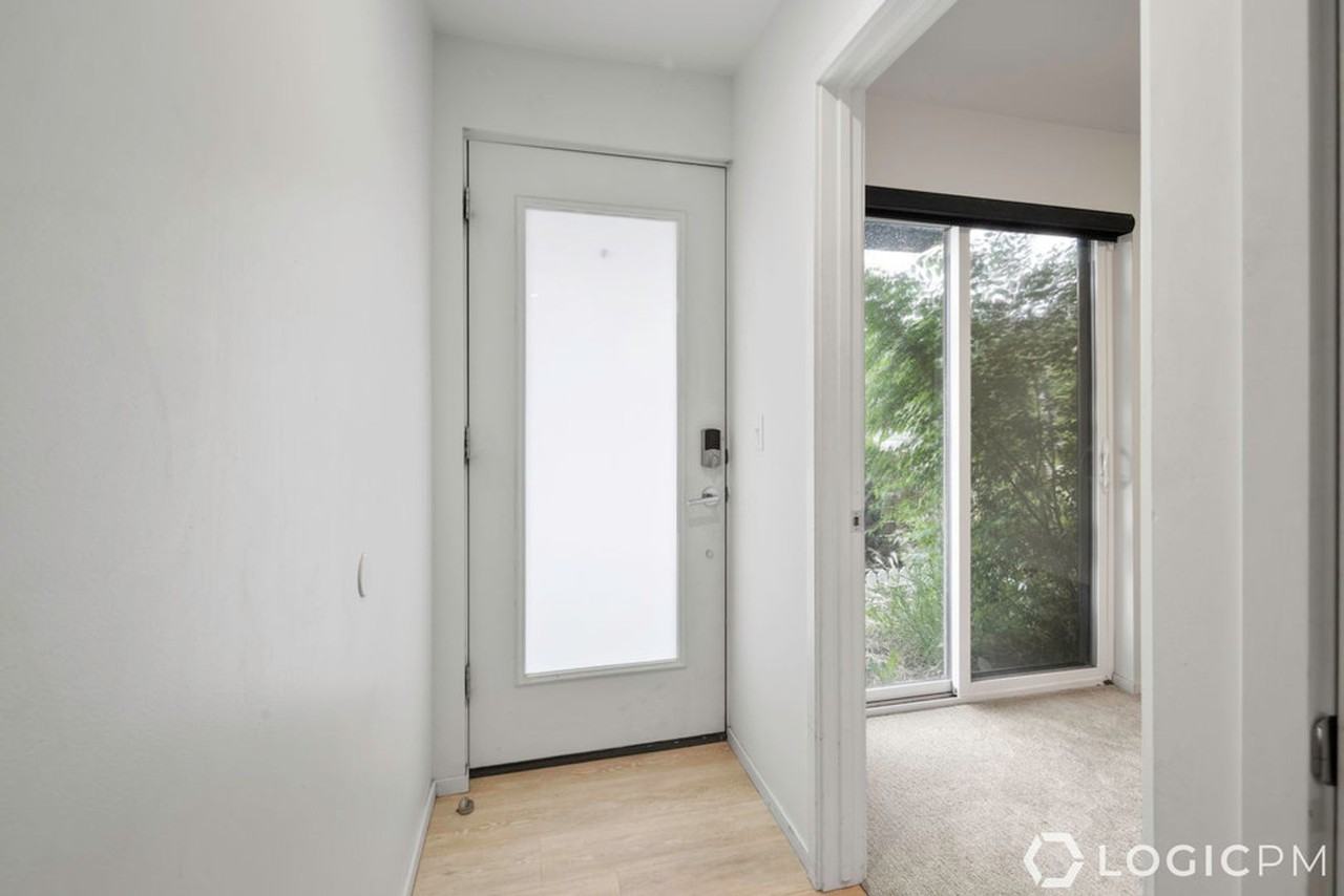 15 E Kensington Ave #H - Photo 2 of 21