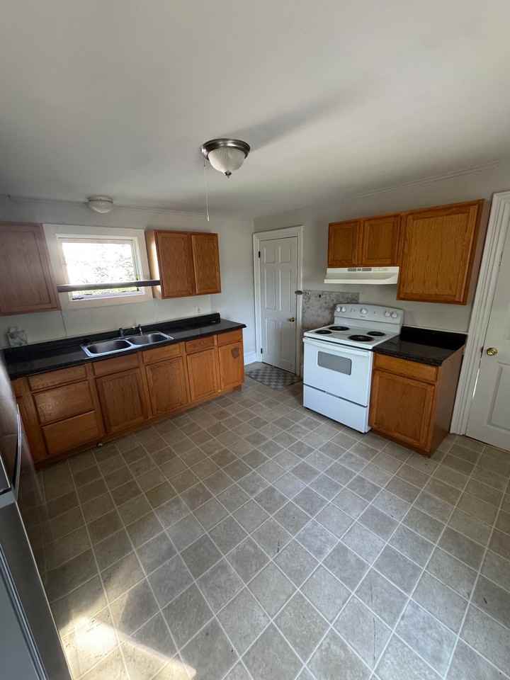 72 Pier St #2 - Photo 2 of 12