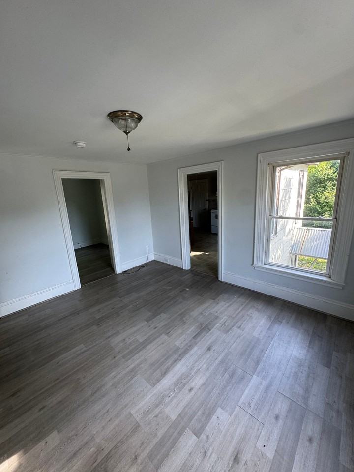72 Pier St #2 - Photo 5 of 12