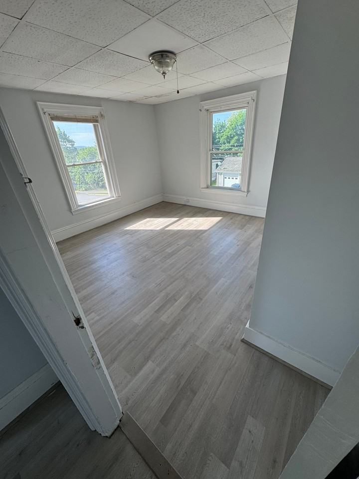 72 Pier St #2 - Photo 7 of 12