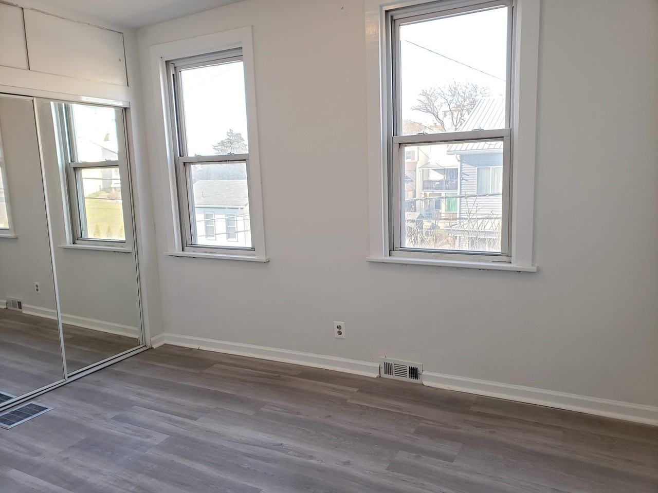 89 Southern Ave - Photo 5 of 11
