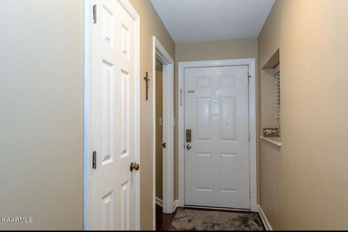 304 Olympia Dr - Photo 2 of 16