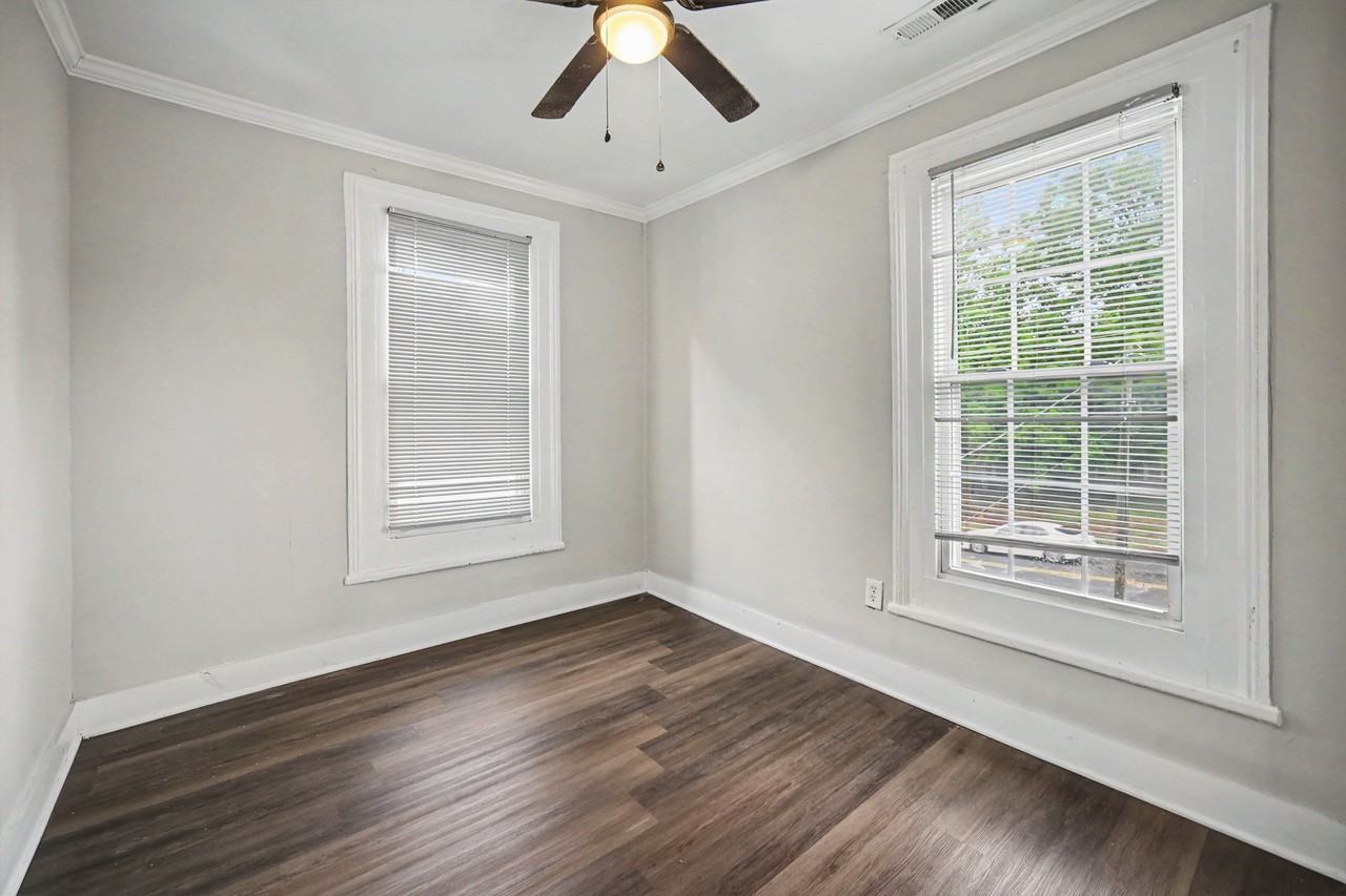 57 Corban Ave Sw #C - Photo 3 of 6