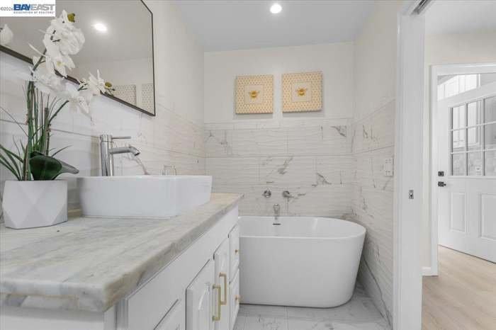 1237 Ashby Ave - Photo 3 of 16