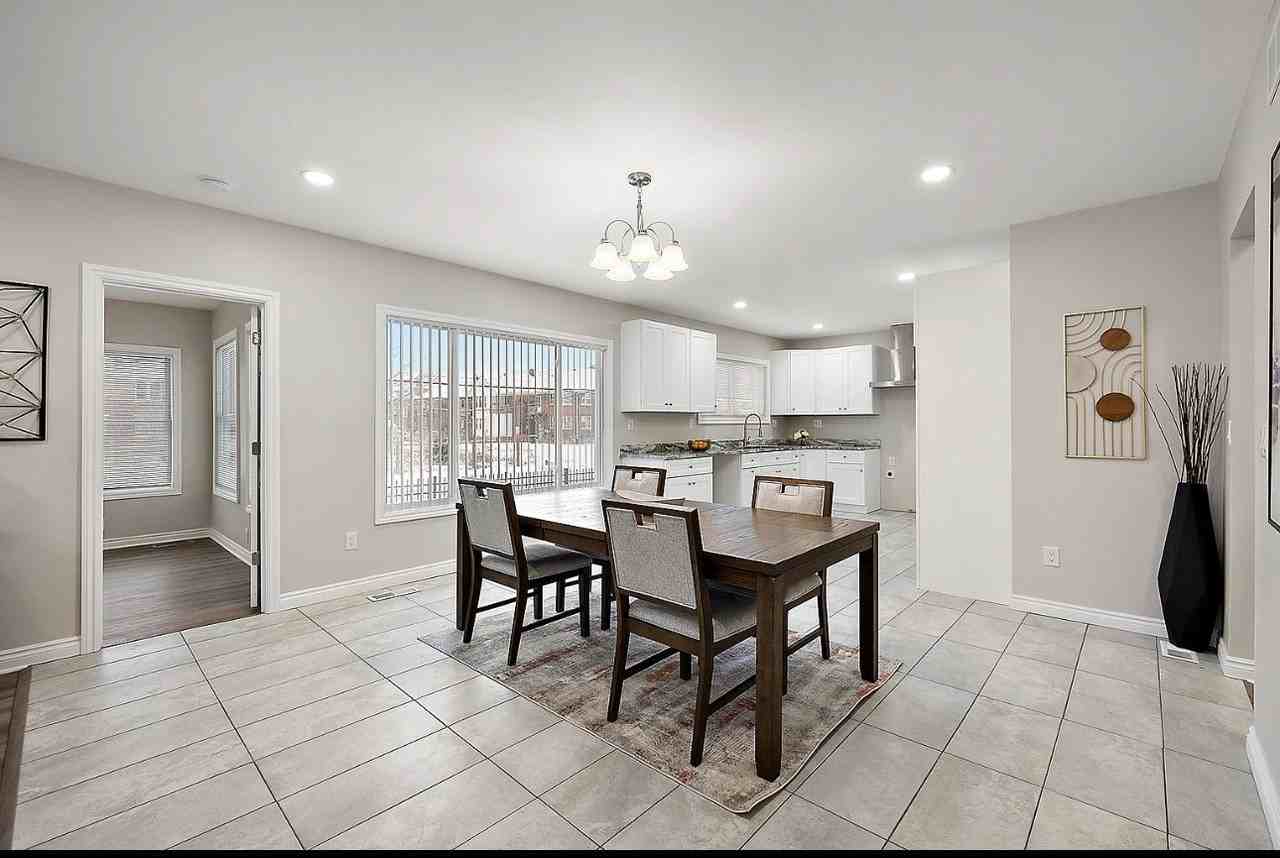 2028 Gladstone St #1 - Photo 6 of 20