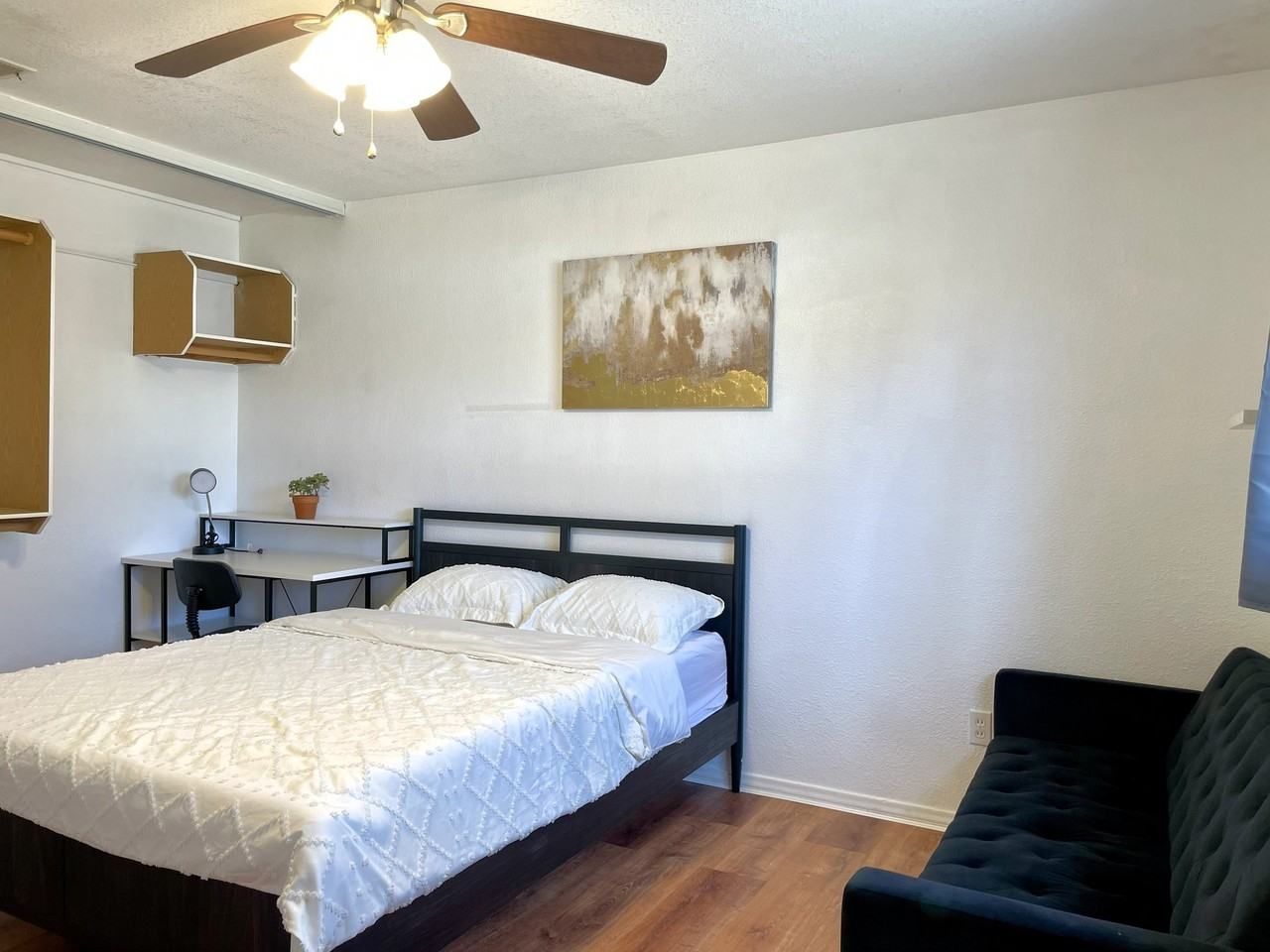 329 Alder Pl - Photo 4 of 12