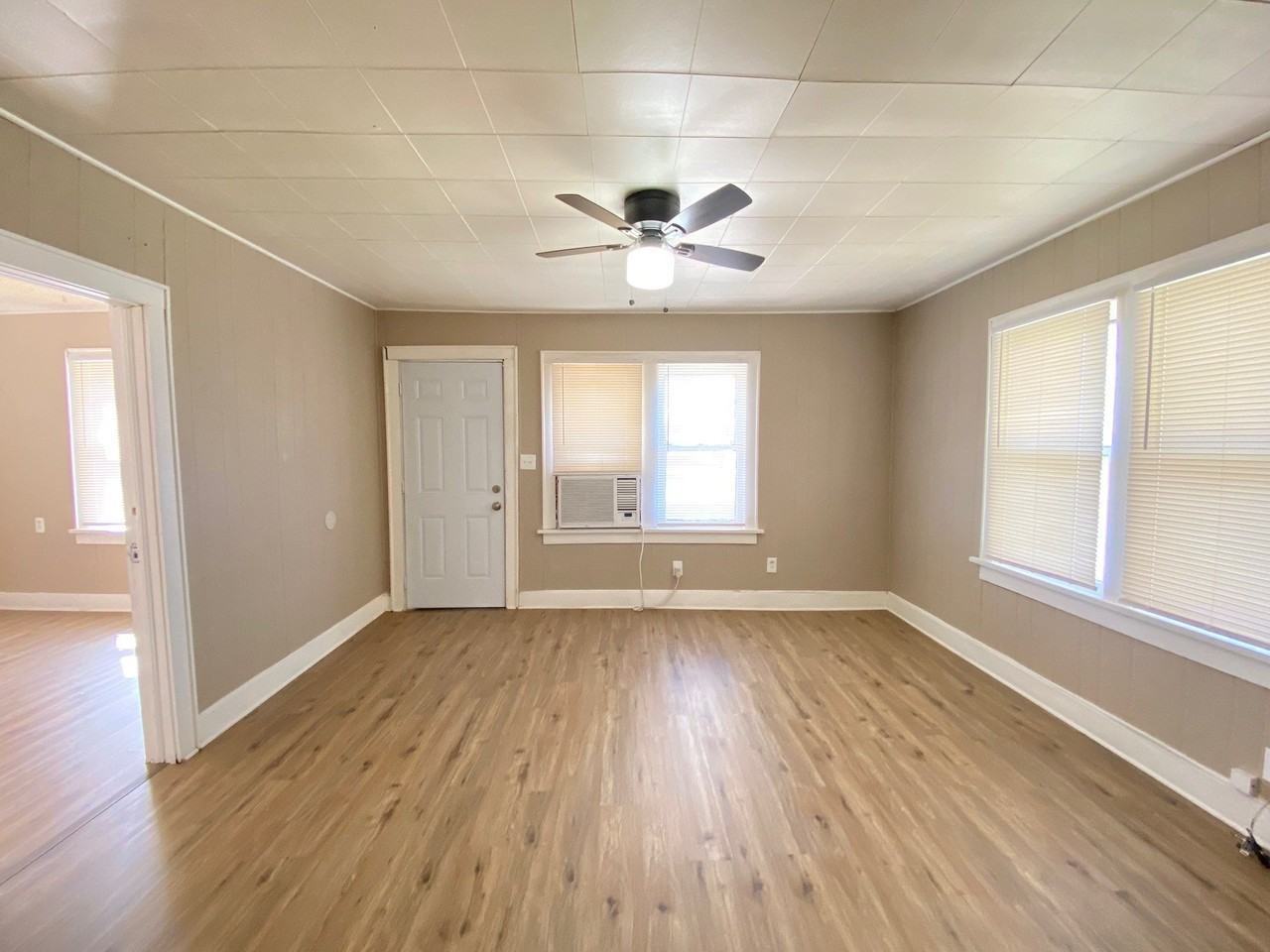1345 Sw 27th St - Photo 3 of 20