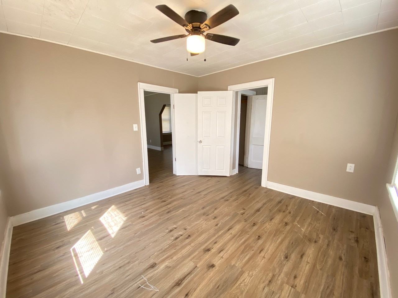 1345 Sw 27th St - Photo 5 of 20