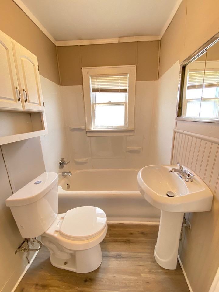1345 Sw 27th St - Photo 7 of 20