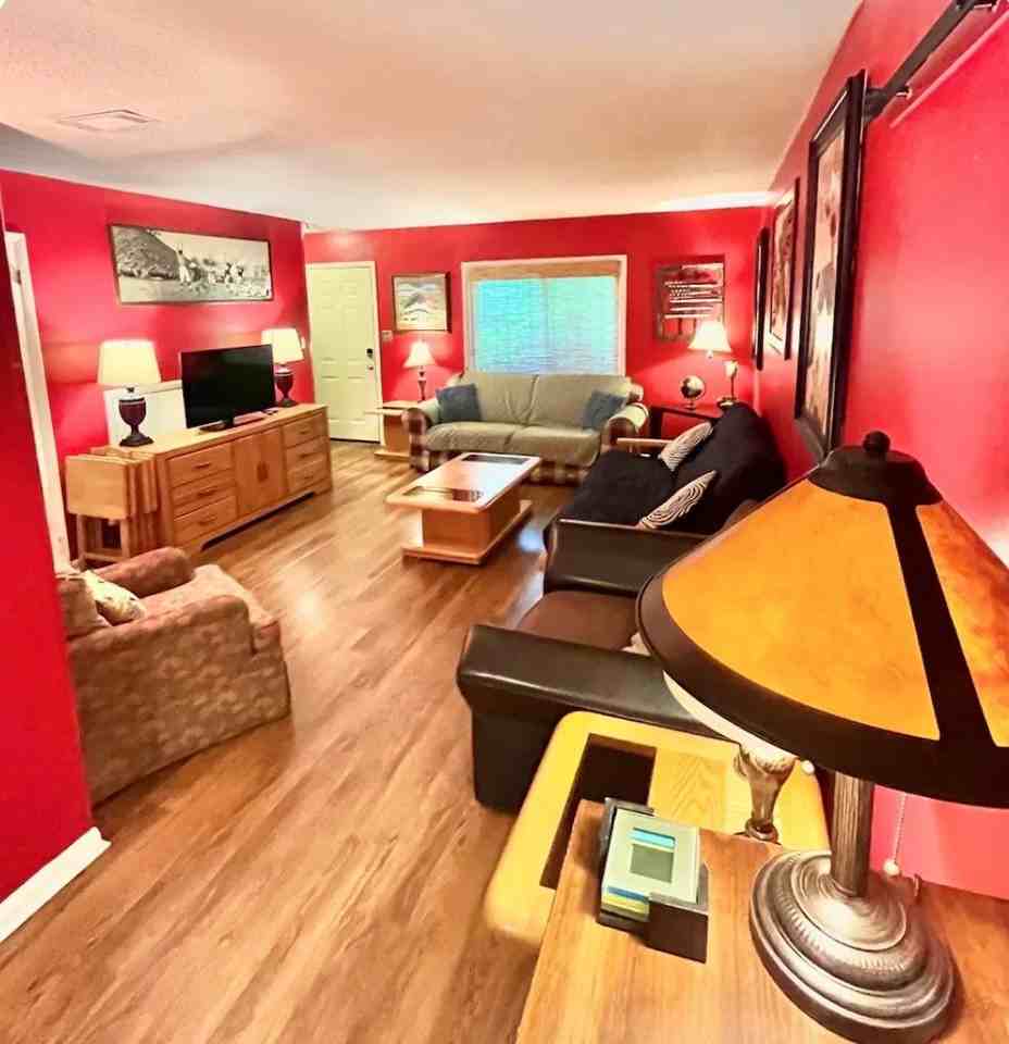 836 College Ave - Photo 3 of 19