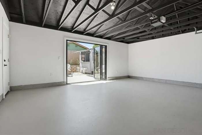 2054 Judson St - Photo 6 of 20