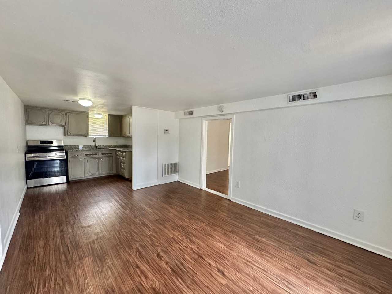 442 Babb Dr - Photo 3 of 20