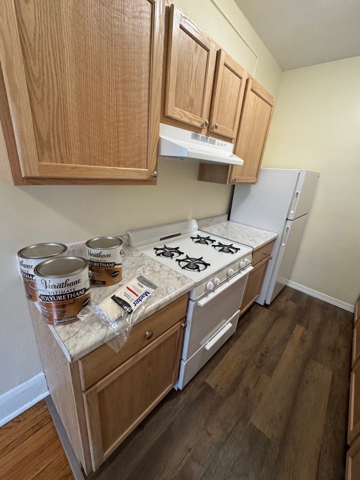 145 Chatsworth St S #104 - Photo 7 of 15