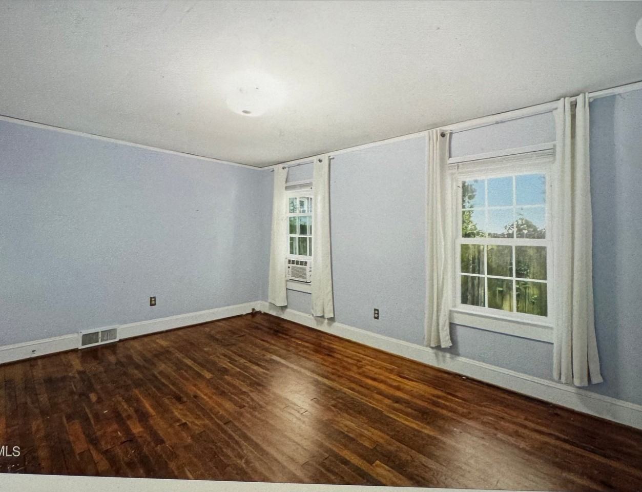 107 Carr St - Photo 7 of 20