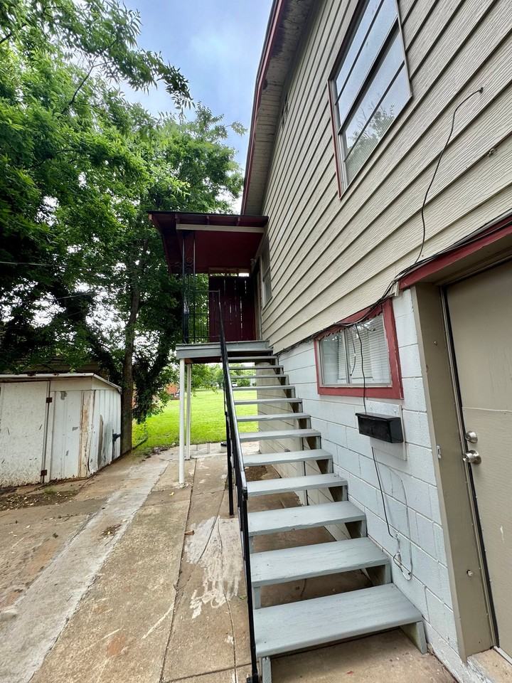 444 1/2 Babb Dr - Photo 2 of 20