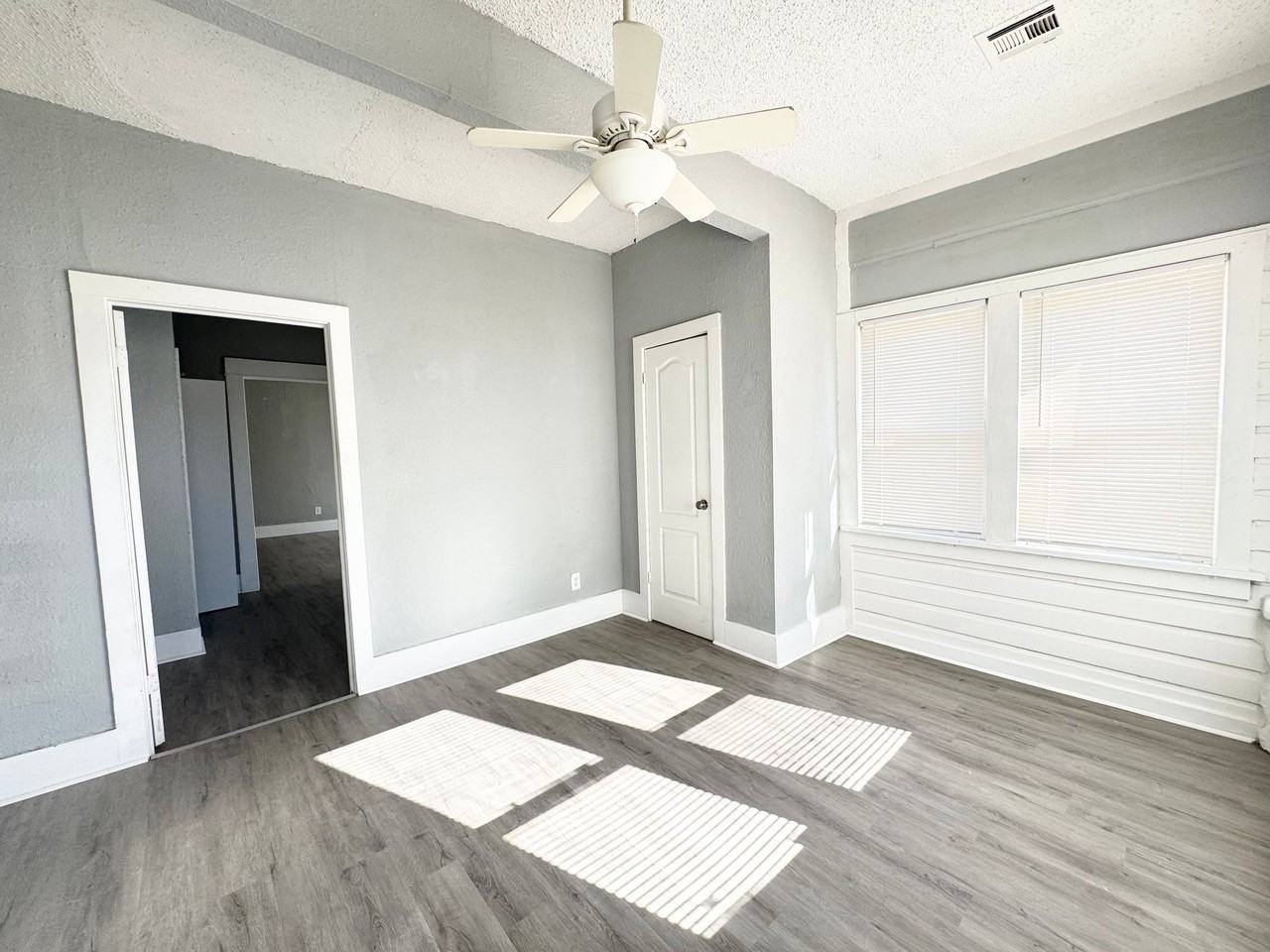 1119 Nw 9th St #A - Photo 3 of 20