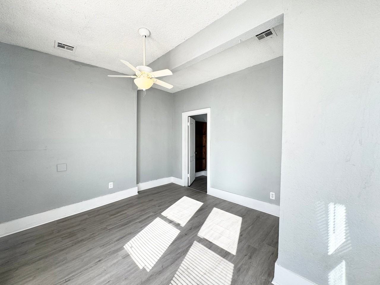 1119 Nw 9th St #A - Photo 4 of 20