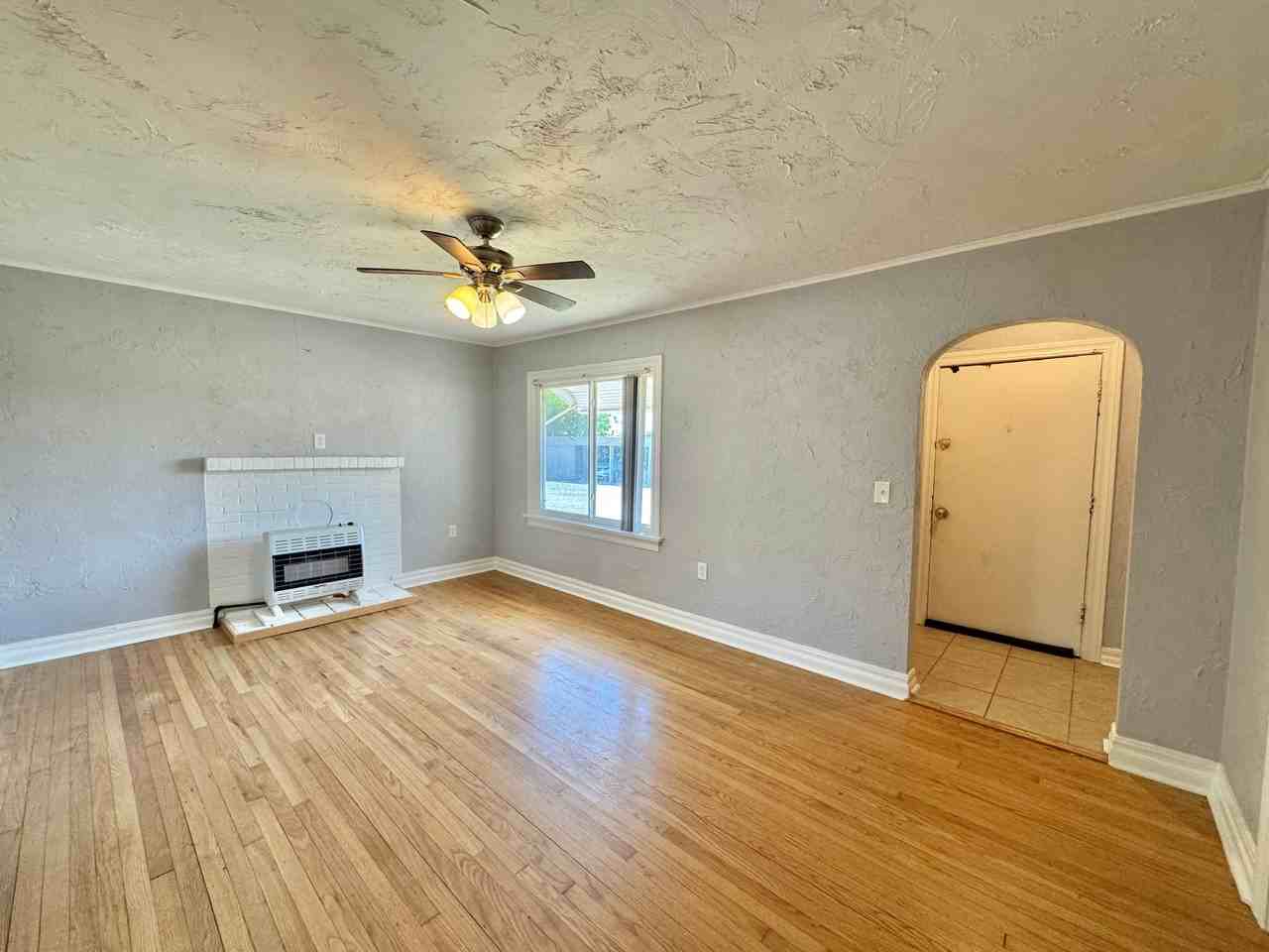 6005 Nw 32nd St - Photo 5 of 20