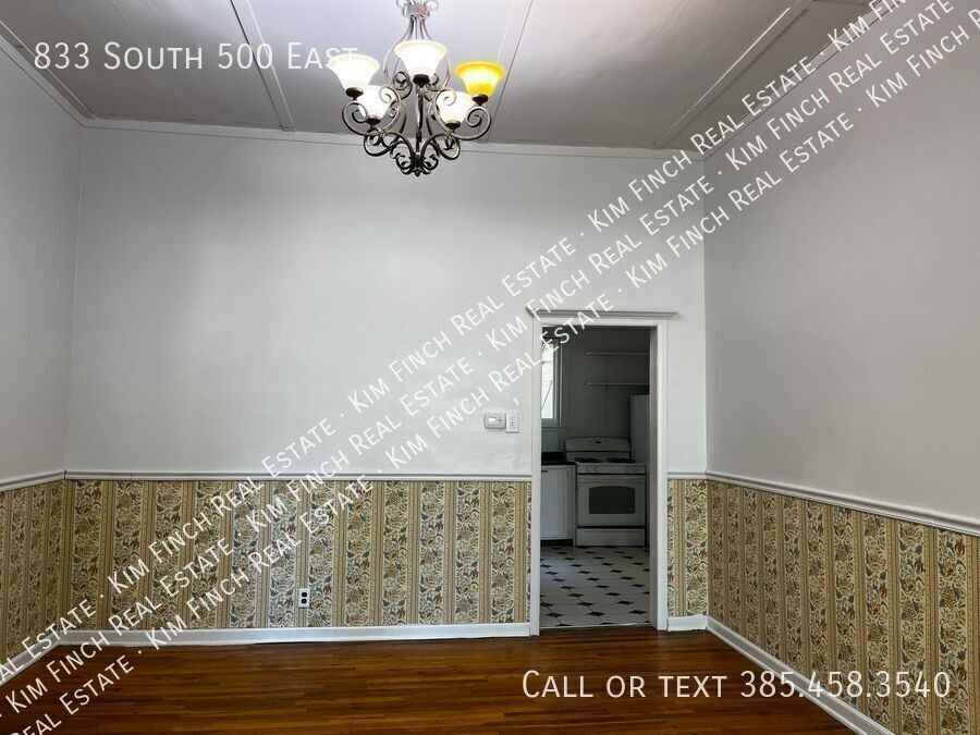 833 S 500 E - Photo 4 of 27