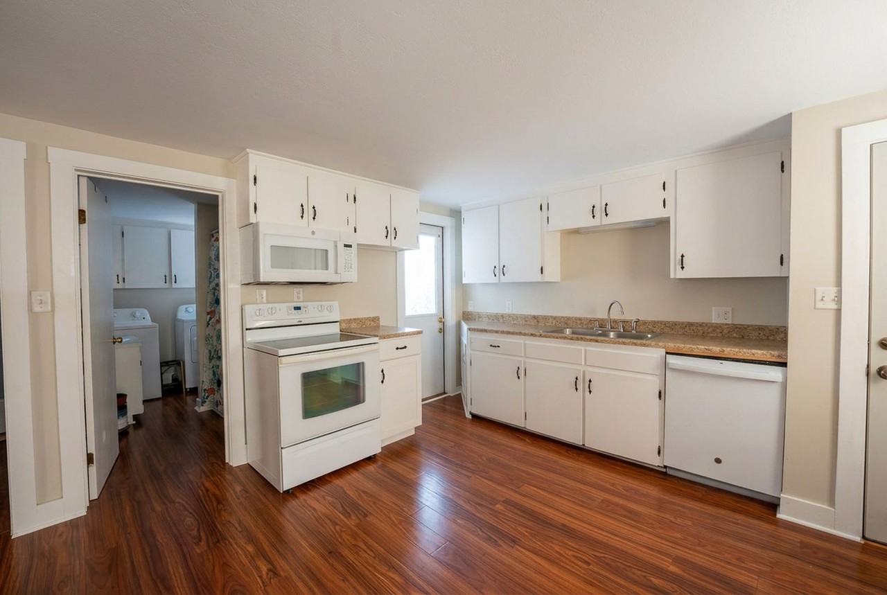84 Birch St #201 - Photo 5 of 11