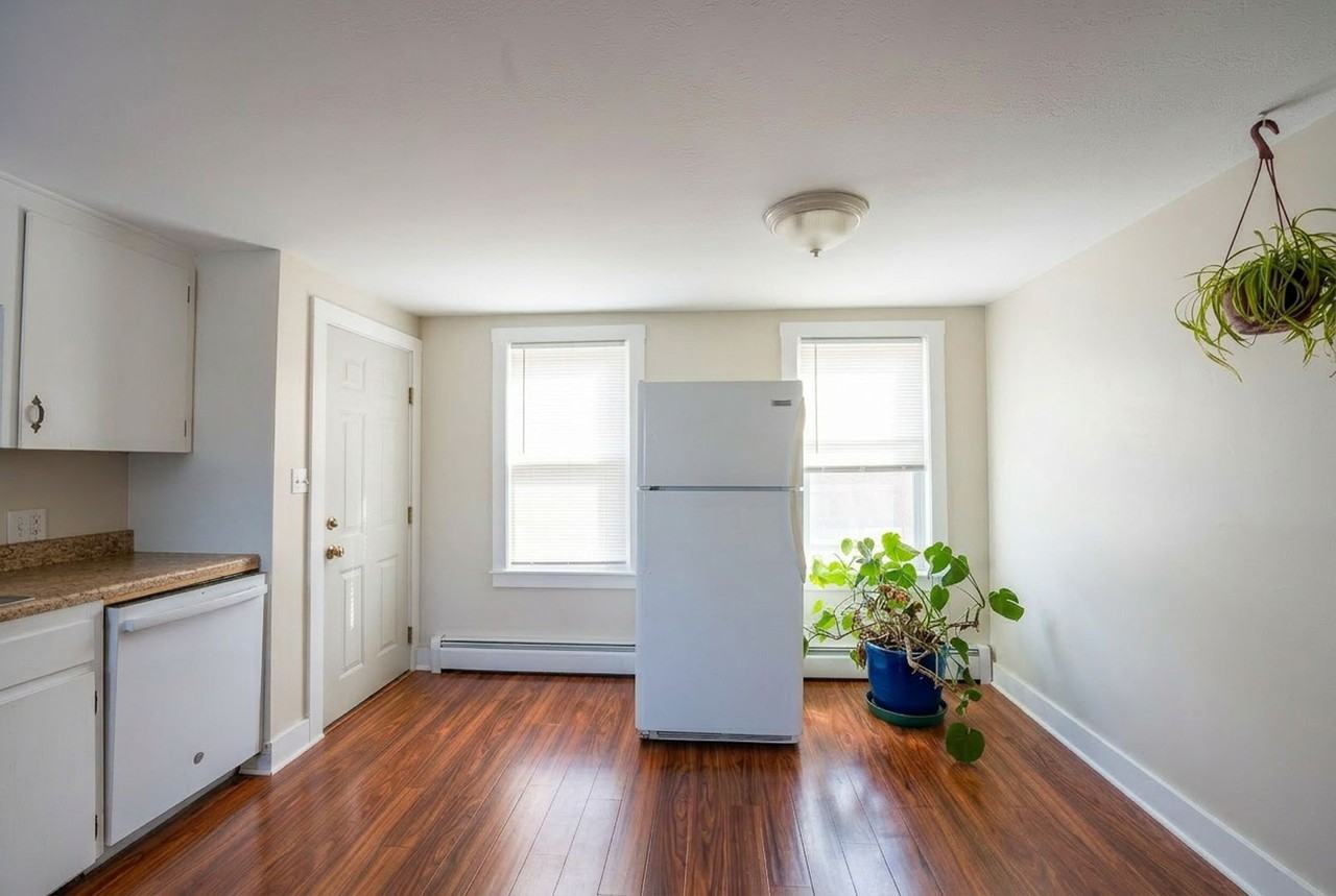 84 Birch St #201 - Photo 6 of 11