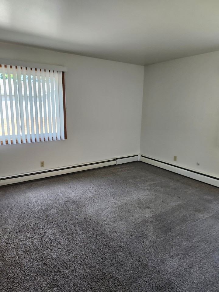 760 W Wisconsin Ave #2 - Photo 5 of 7