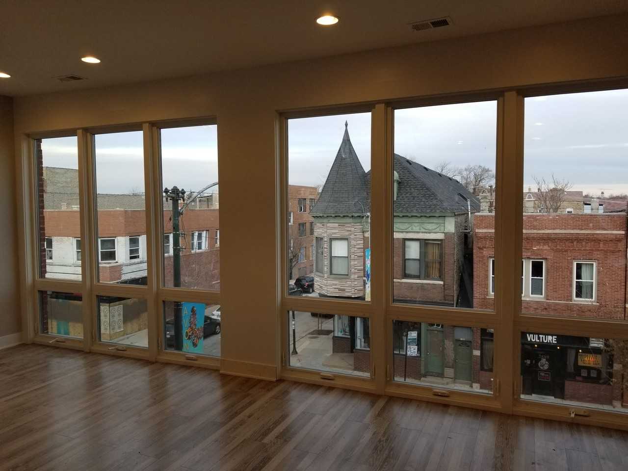 2886 N Milwaukee Ave #3 - Photo 2 of 8