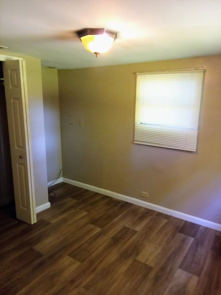 1153 Hodson Dr - Photo 2 of 12