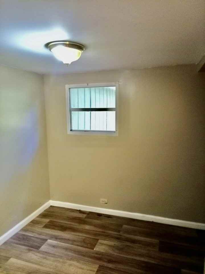 1153 Hodson Dr - Photo 4 of 12