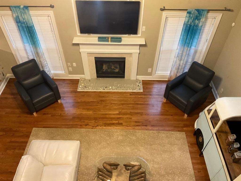1139 Saint Remy Way Se - Photo 6 of 20