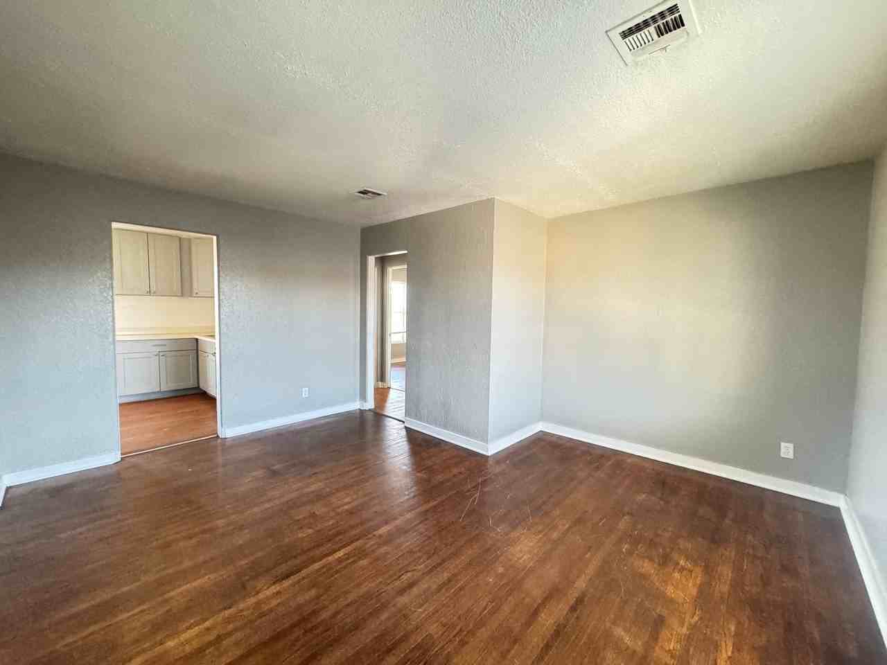 2030 Nw 25th St #4 - Photo 2 of 20