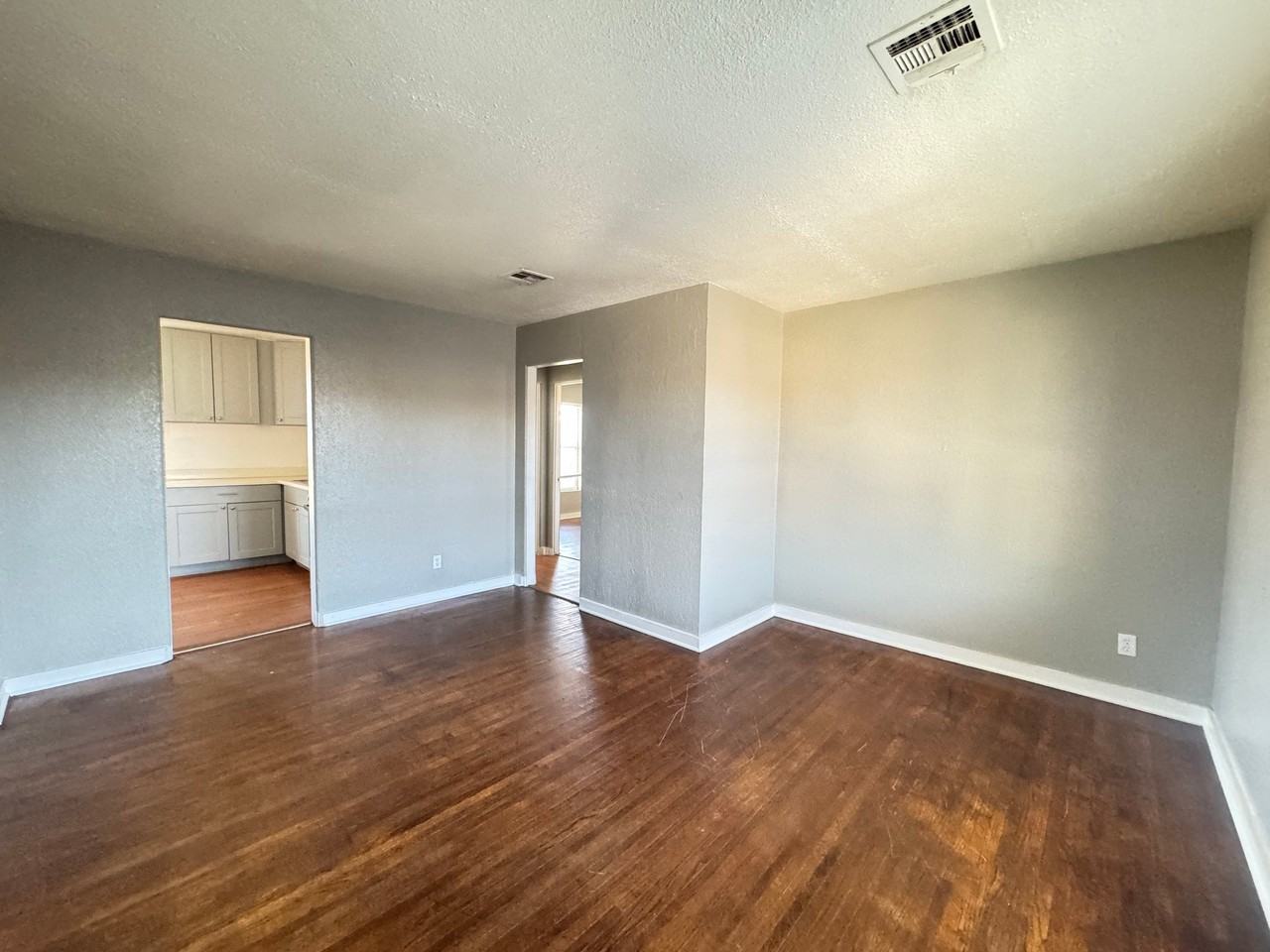2030 Nw 25th St #6 - Photo 2 of 19