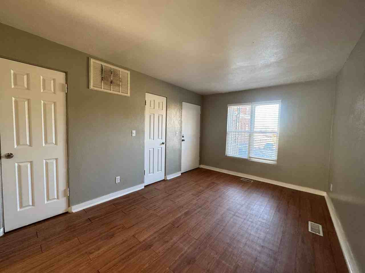 2030 Nw 25th St #9 - Photo 5 of 18