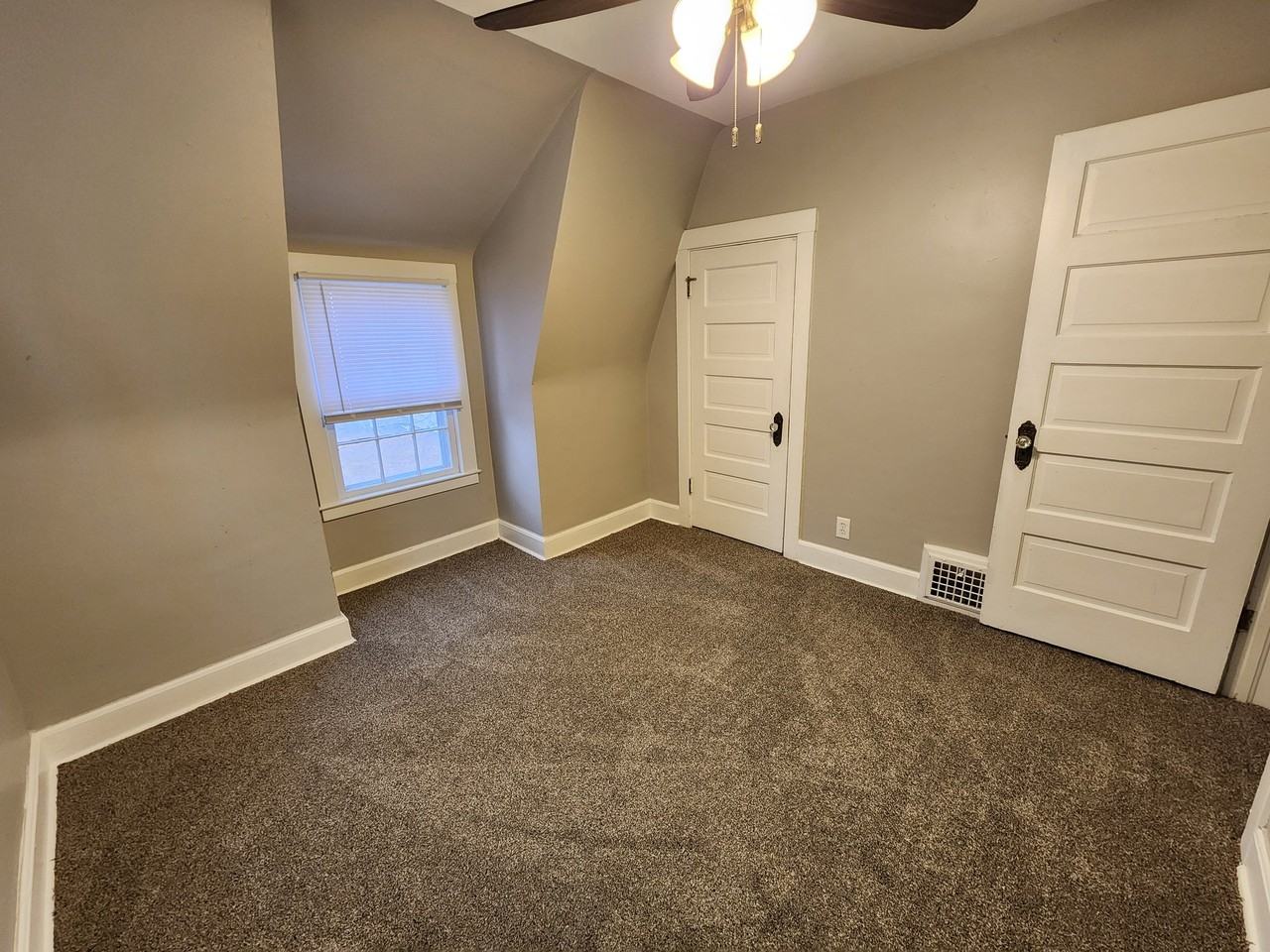 3233 17th Ave - Photo 4 of 14
