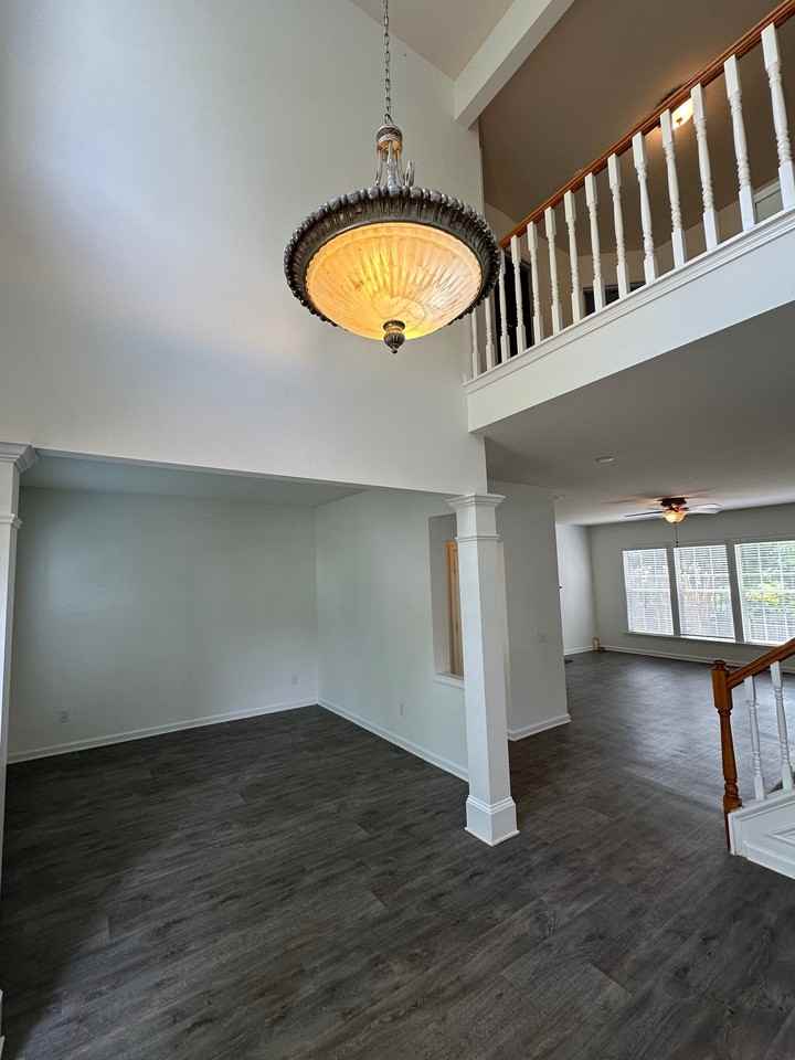 7811 Noland Woods Dr - Photo 4 of 17