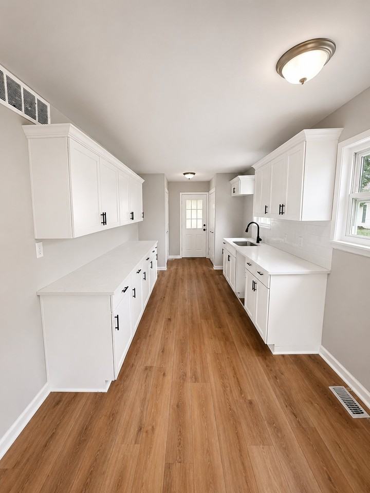 4724 Homewood Dr - Photo 2 of 11