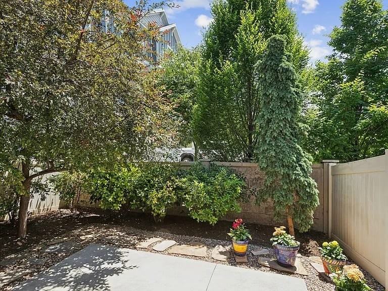 833 W Cannara Way - Photo 3 of 20