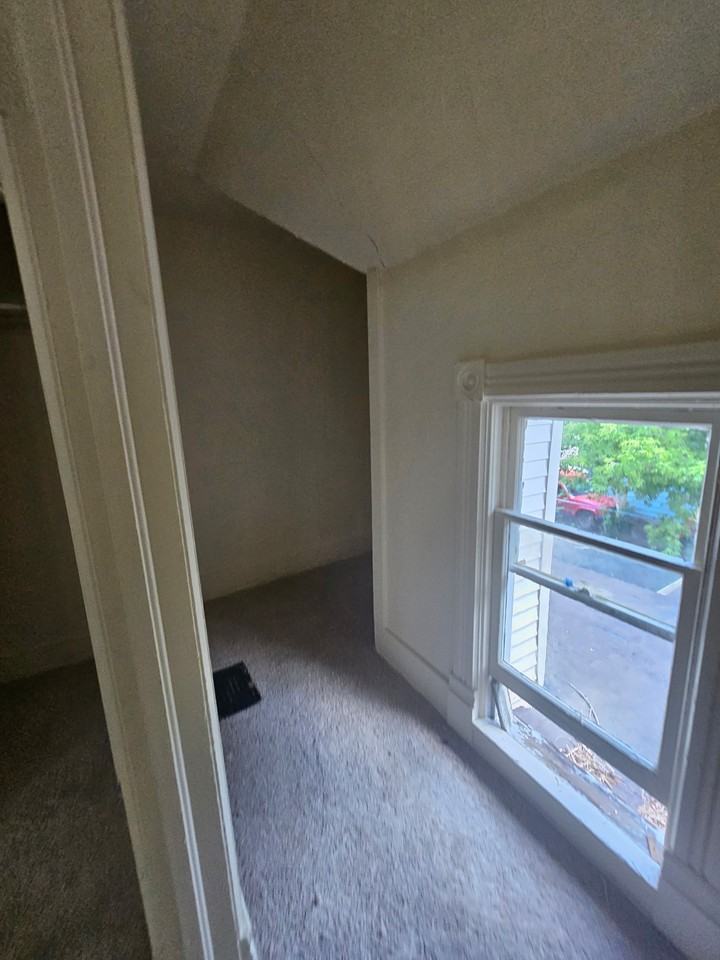 122 Oak St #2 - Photo 5 of 10