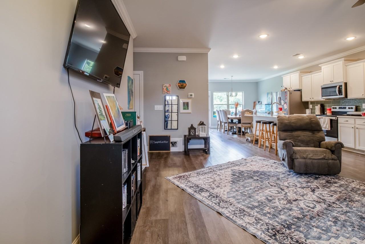 628 Bella Ct - Photo 7 of 50