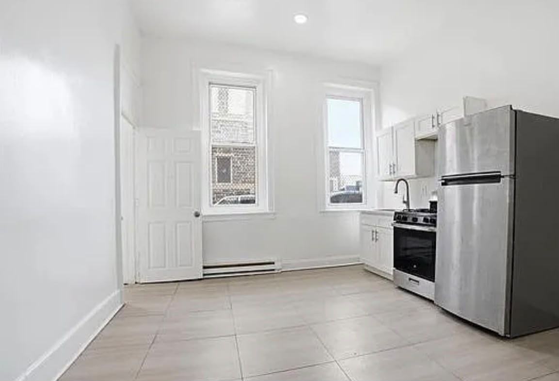 3462 N Front St #1 - Photo 2 of 9