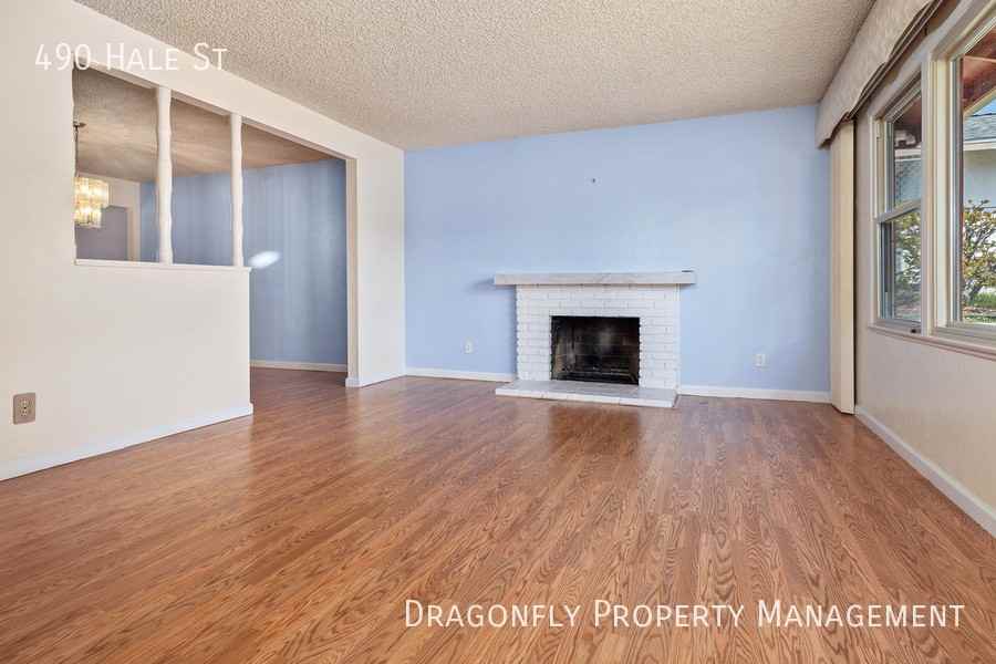 490 Hale St - Photo 7 of 31